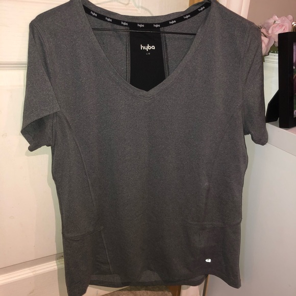 Lightly Worn Clothing - Picture 5 of 8